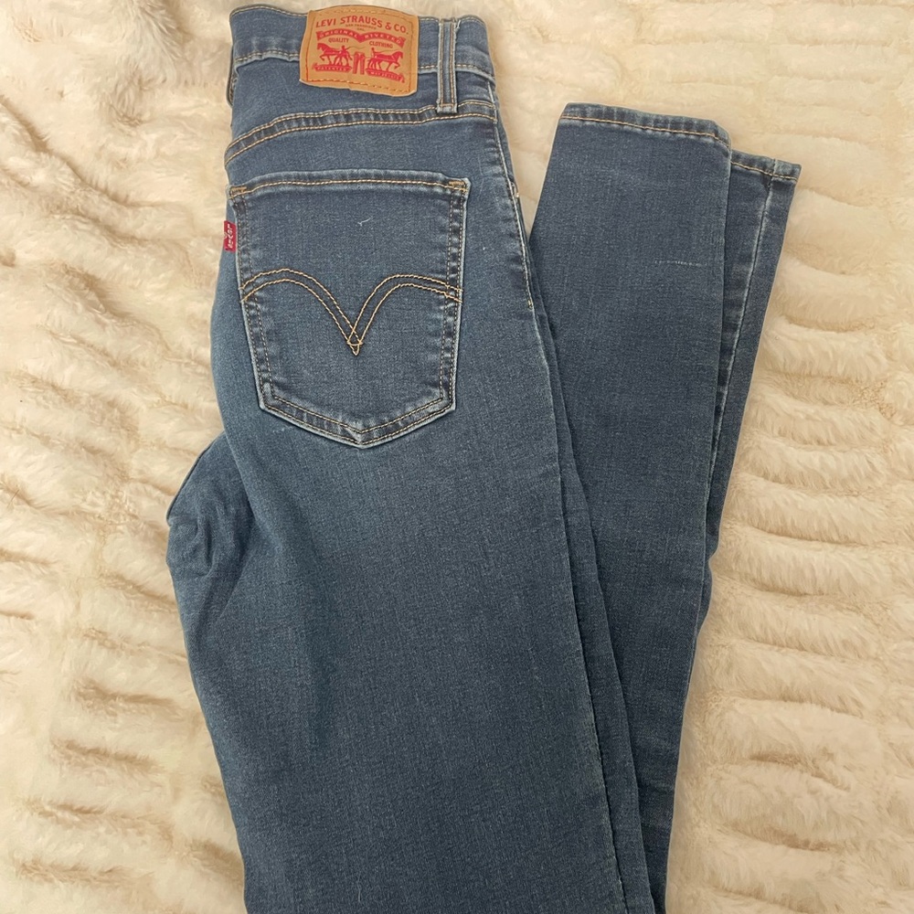 Levi skinny jeans
